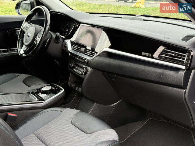Черный Киа Niro, объемом двигателя 0 л и пробегом 80 тыс. км за 19650 $, фото 80 на Automoto.ua