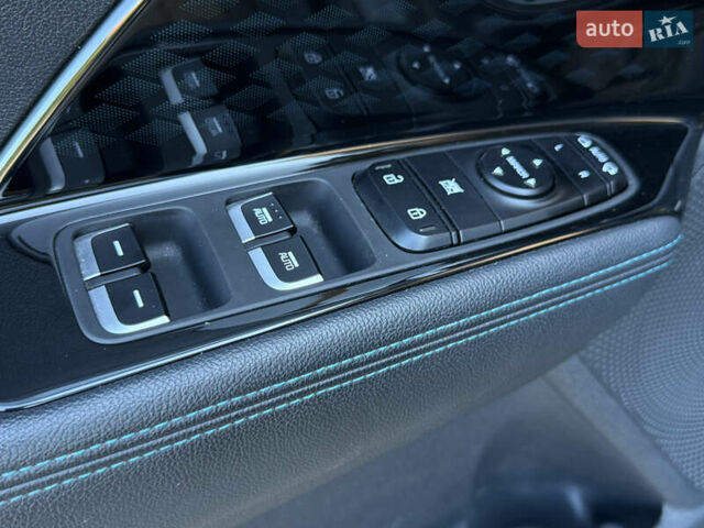 Черный Киа Niro, объемом двигателя 0 л и пробегом 78 тыс. км за 17999 $, фото 12 на Automoto.ua