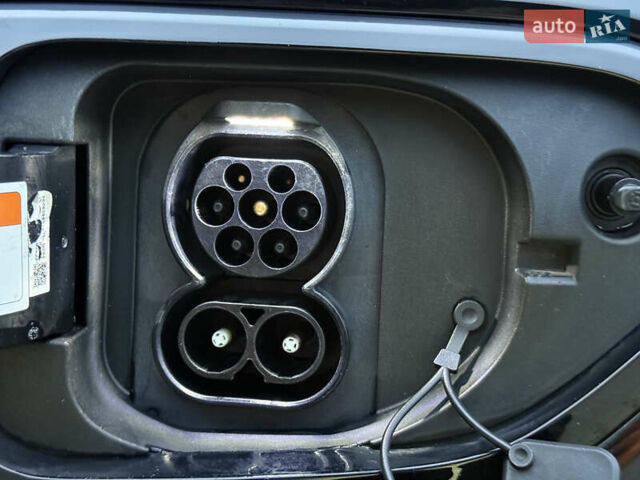 Чорний Кіа Niro, об'ємом двигуна 0 л та пробігом 138 тис. км за 19750 $, фото 37 на Automoto.ua