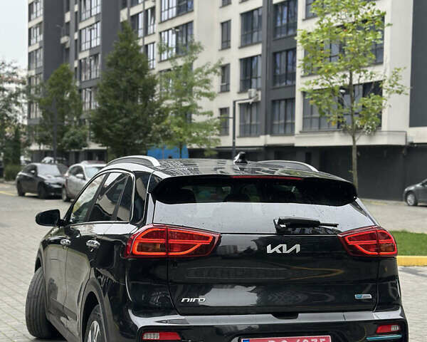 Чорний Кіа Niro, об'ємом двигуна 0 л та пробігом 118 тис. км за 17200 $, фото 3 на Automoto.ua