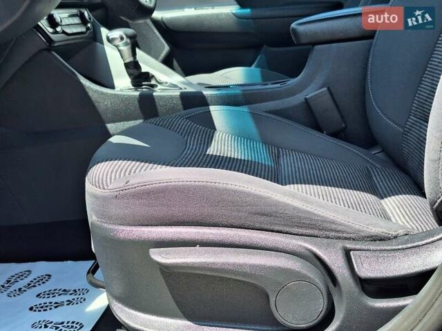 Черный Киа Niro, объемом двигателя 1.58 л и пробегом 112 тыс. км за 19700 $, фото 13 на Automoto.ua