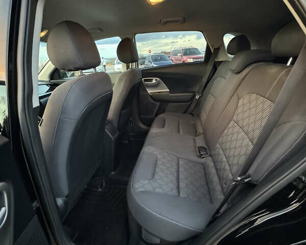 Черный Киа Niro, объемом двигателя 1.58 л и пробегом 62 тыс. км за 25900 $, фото 10 на Automoto.ua