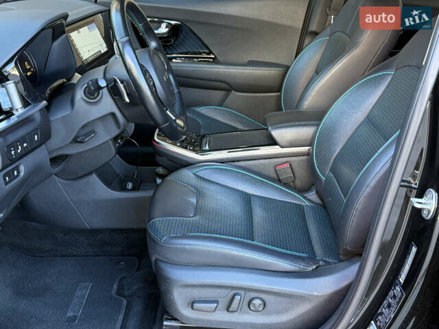 Черный Киа Niro, объемом двигателя 0 л и пробегом 78 тыс. км за 17999 $, фото 7 на Automoto.ua