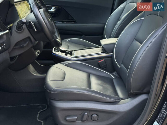 Черный Киа Niro, объемом двигателя 0 л и пробегом 82 тыс. км за 19300 $, фото 62 на Automoto.ua