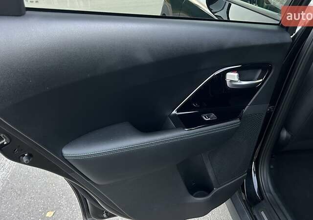 Черный Киа Niro, объемом двигателя 0 л и пробегом 121 тыс. км за 18999 $, фото 32 на Automoto.ua
