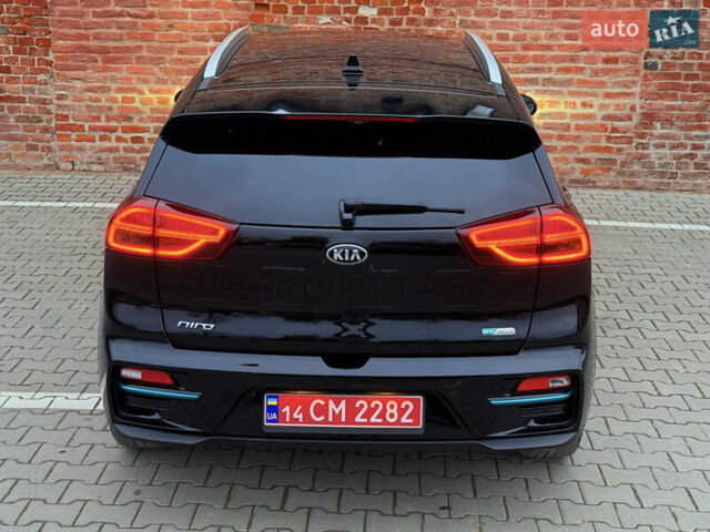 Чорний Кіа Niro, об'ємом двигуна 0 л та пробігом 138 тис. км за 19750 $, фото 29 на Automoto.ua