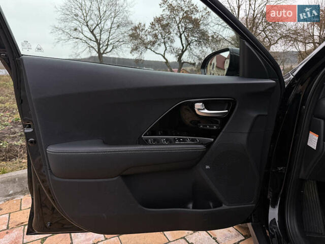 Чорний Кіа Niro, об'ємом двигуна 0 л та пробігом 138 тис. км за 19750 $, фото 54 на Automoto.ua