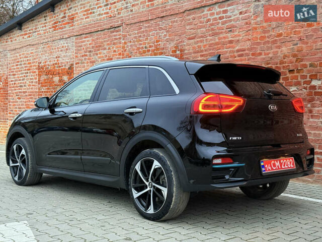 Чорний Кіа Niro, об'ємом двигуна 0 л та пробігом 138 тис. км за 19750 $, фото 21 на Automoto.ua