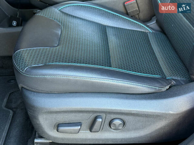 Черный Киа Niro, объемом двигателя 0 л и пробегом 78 тыс. км за 17999 $, фото 6 на Automoto.ua