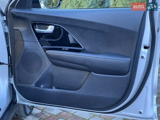 Черный Киа Niro, объемом двигателя 0 л и пробегом 88 тыс. км за 18500 $, фото 32 на Automoto.ua