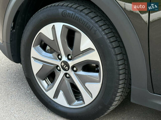 Черный Киа Niro, объемом двигателя 0 л и пробегом 82 тыс. км за 19300 $, фото 127 на Automoto.ua
