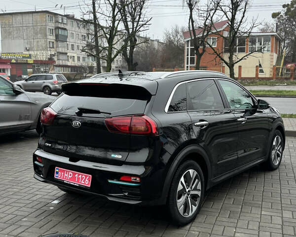Чорний Кіа Niro, об'ємом двигуна 0 л та пробігом 93 тис. км за 18900 $, фото 5 на Automoto.ua