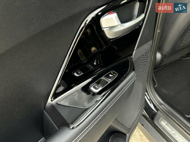 Чорний Кіа Niro, об'ємом двигуна 0 л та пробігом 51 тис. км за 21500 $, фото 60 на Automoto.ua