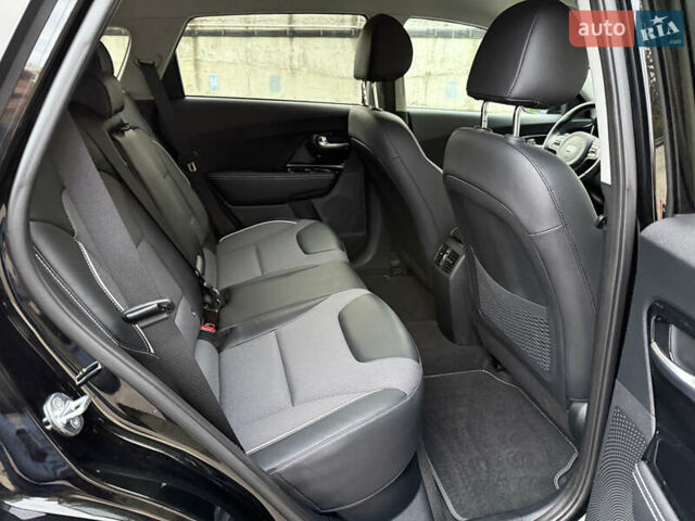 Черный Киа Niro, объемом двигателя 0 л и пробегом 80 тыс. км за 21850 $, фото 44 на Automoto.ua