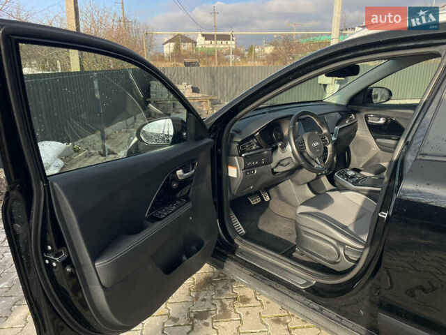 Черный Киа Niro, объемом двигателя 0 л и пробегом 61 тыс. км за 22999 $, фото 44 на Automoto.ua