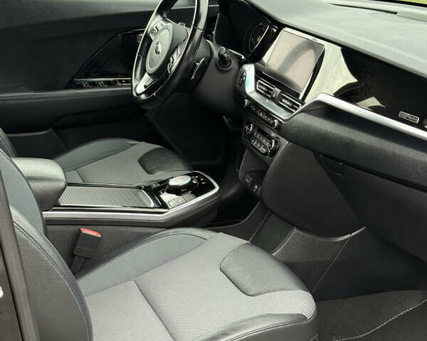 Черный Киа Niro, объемом двигателя 0 л и пробегом 80 тыс. км за 19650 $, фото 77 на Automoto.ua
