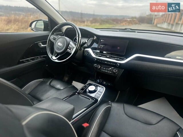 Черный Киа Niro, объемом двигателя 0 л и пробегом 117 тыс. км за 18870 $, фото 45 на Automoto.ua