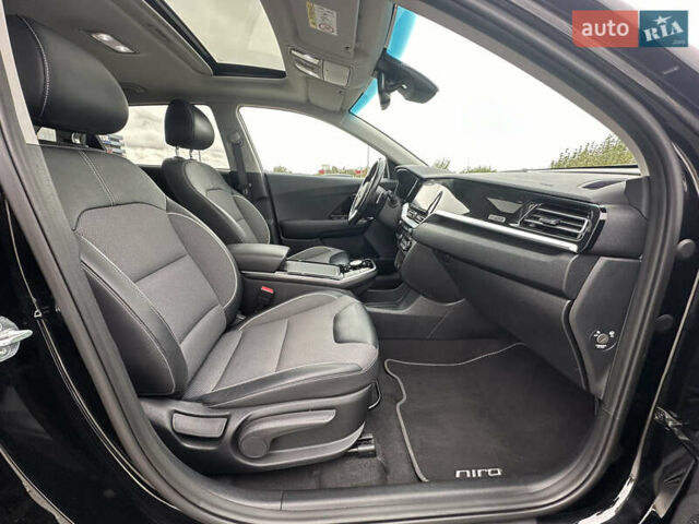 Чорний Кіа Niro, об'ємом двигуна 0 л та пробігом 154 тис. км за 19799 $, фото 39 на Automoto.ua