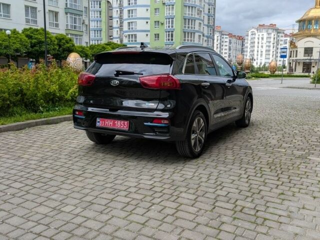 Чорний Кіа Niro, об'ємом двигуна 0 л та пробігом 129 тис. км за 17622 $, фото 3 на Automoto.ua