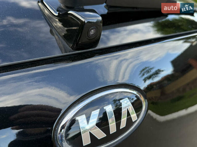 Черный Киа Niro, объемом двигателя 0 л и пробегом 82 тыс. км за 19300 $, фото 121 на Automoto.ua
