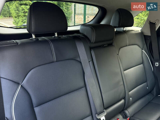 Черный Киа Niro, объемом двигателя 0 л и пробегом 82 тыс. км за 19300 $, фото 117 на Automoto.ua