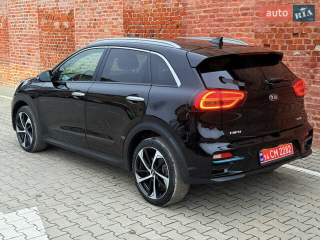 Чорний Кіа Niro, об'ємом двигуна 0 л та пробігом 138 тис. км за 19750 $, фото 20 на Automoto.ua
