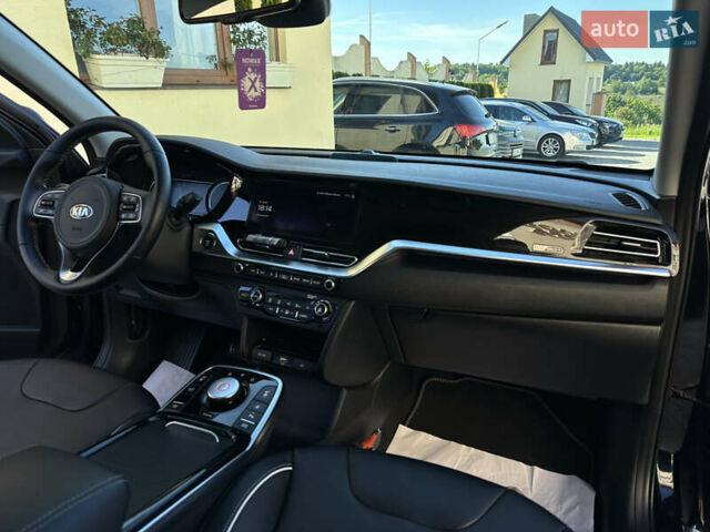 Черный Киа Niro, объемом двигателя 0 л и пробегом 127 тыс. км за 19750 $, фото 55 на Automoto.ua