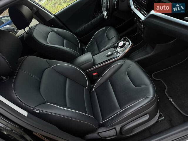 Чорний Кіа Niro, об'ємом двигуна 0 л та пробігом 138 тис. км за 19750 $, фото 49 на Automoto.ua
