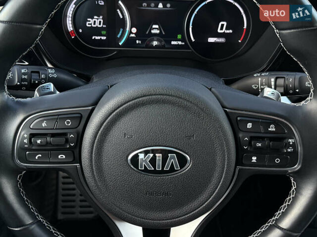 Чорний Кіа Niro, об'ємом двигуна 0 л та пробігом 88 тис. км за 24900 $, фото 52 на Automoto.ua