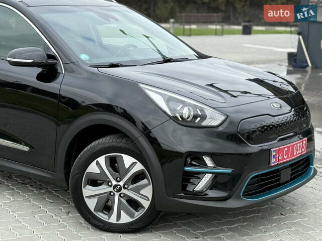 Черный Киа Niro, объемом двигателя 0 л и пробегом 80 тыс. км за 19999 $, фото 136 на Automoto.ua