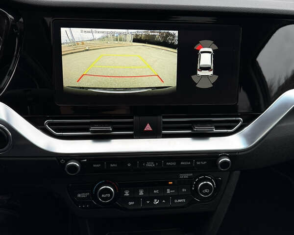 Чорний Кіа Niro, об'ємом двигуна 0 л та пробігом 71 тис. км за 22400 $, фото 36 на Automoto.ua