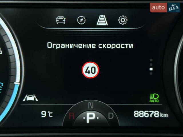 Чорний Кіа Niro, об'ємом двигуна 0 л та пробігом 88 тис. км за 24900 $, фото 56 на Automoto.ua
