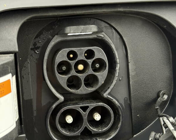 Черный Киа Niro, объемом двигателя 0 л и пробегом 80 тыс. км за 19650 $, фото 92 на Automoto.ua