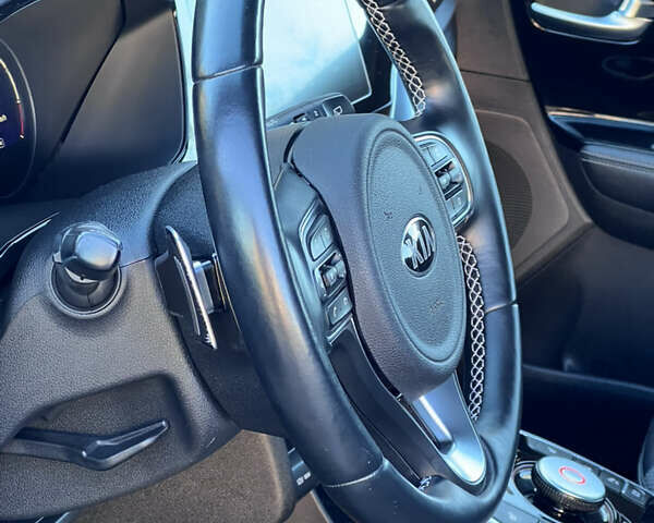 Черный Киа Niro, объемом двигателя 0 л и пробегом 88 тыс. км за 18500 $, фото 21 на Automoto.ua