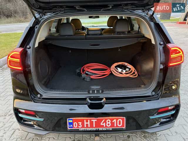 Чорний Кіа Niro, об'ємом двигуна 0 л та пробігом 78 тис. км за 19300 $, фото 23 на Automoto.ua
