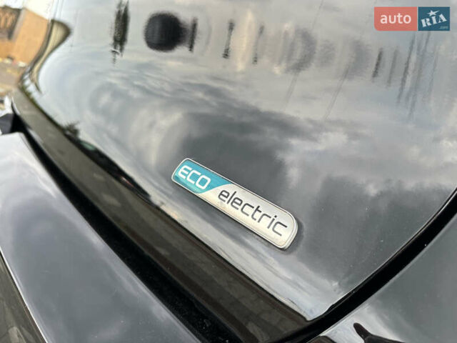 Чорний Кіа Niro, об'ємом двигуна 0 л та пробігом 51 тис. км за 21500 $, фото 43 на Automoto.ua