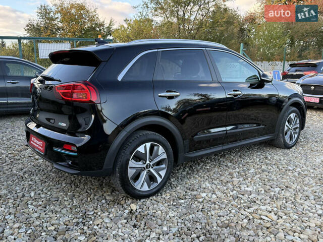 Чорний Кіа Niro, об'ємом двигуна 0 л та пробігом 88 тис. км за 24900 $, фото 22 на Automoto.ua