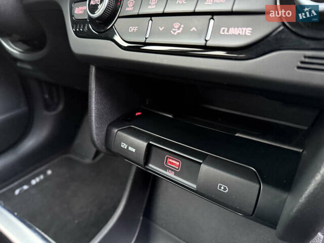 Черный Киа Niro, объемом двигателя 0 л и пробегом 80 тыс. км за 21850 $, фото 42 на Automoto.ua