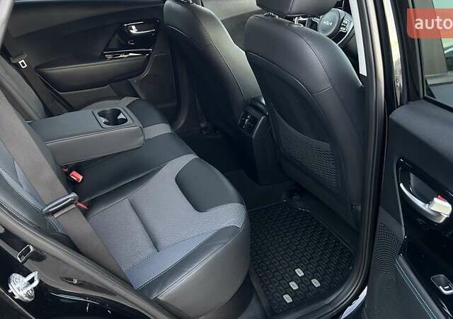 Черный Киа Niro, объемом двигателя 0 л и пробегом 121 тыс. км за 18999 $, фото 35 на Automoto.ua
