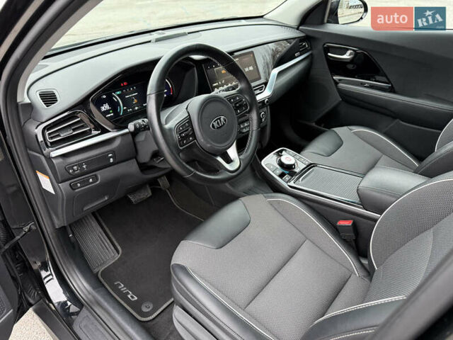 Чорний Кіа Niro, об'ємом двигуна 0 л та пробігом 71 тис. км за 22400 $, фото 25 на Automoto.ua