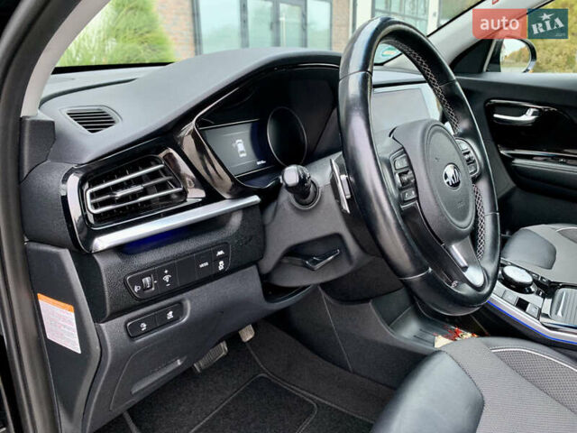 Черный Киа Niro, объемом двигателя 0 л и пробегом 94 тыс. км за 17900 $, фото 90 на Automoto.ua