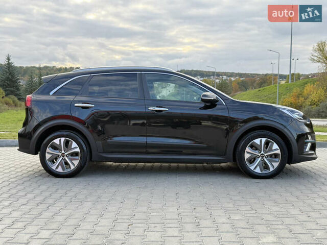 Чорний Кіа Niro, об'ємом двигуна 0 л та пробігом 84 тис. км за 19200 $, фото 8 на Automoto.ua