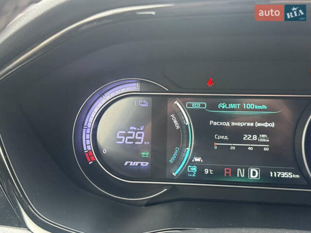 Чорний Кіа Niro, об'ємом двигуна 0 л та пробігом 118 тис. км за 17200 $, фото 12 на Automoto.ua