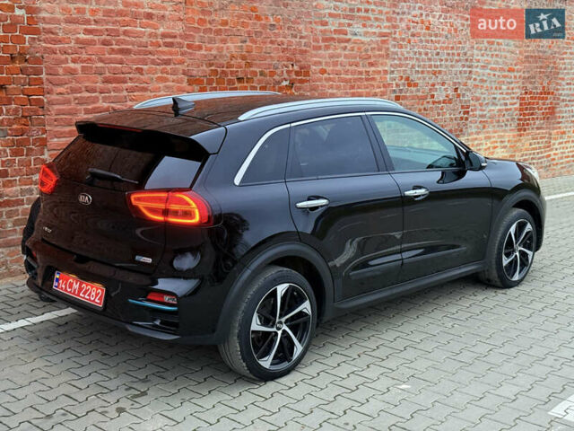 Чорний Кіа Niro, об'ємом двигуна 0 л та пробігом 138 тис. км за 19750 $, фото 12 на Automoto.ua