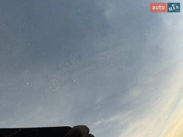 Чорний Кіа Niro, об'ємом двигуна 0 л та пробігом 155 тис. км за 20300 $, фото 77 на Automoto.ua