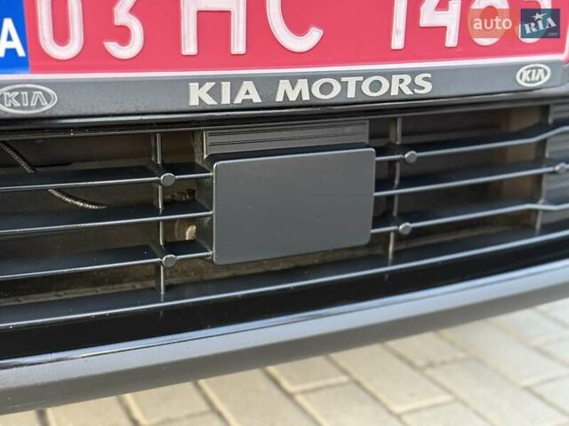 Черный Киа Niro, объемом двигателя 0 л и пробегом 89 тыс. км за 19350 $, фото 27 на Automoto.ua