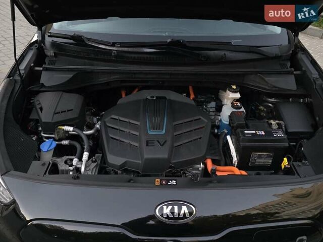 Черный Киа Niro, объемом двигателя 0 л и пробегом 148 тыс. км за 17699 $, фото 18 на Automoto.ua