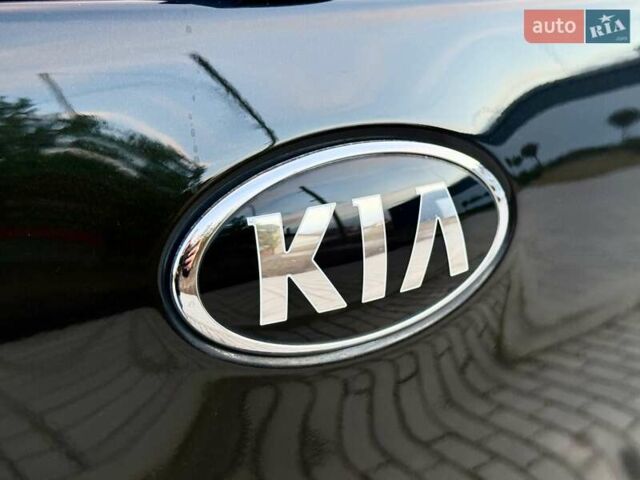 Черный Киа Niro, объемом двигателя 0 л и пробегом 89 тыс. км за 19350 $, фото 37 на Automoto.ua