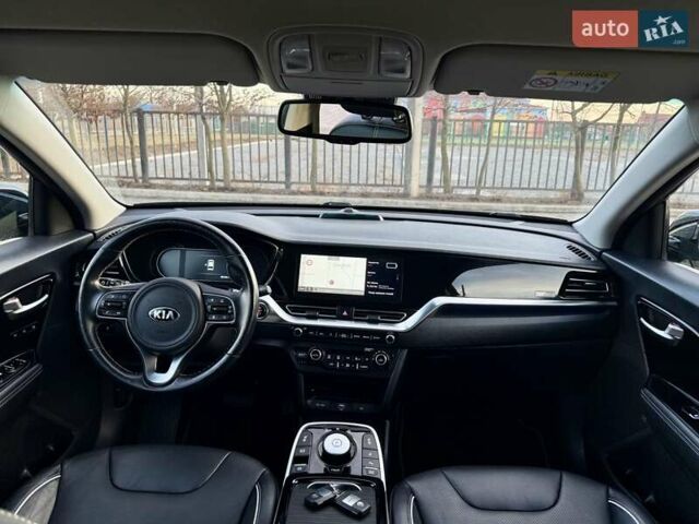 Черный Киа Niro, объемом двигателя 0 л и пробегом 89 тыс. км за 19350 $, фото 96 на Automoto.ua