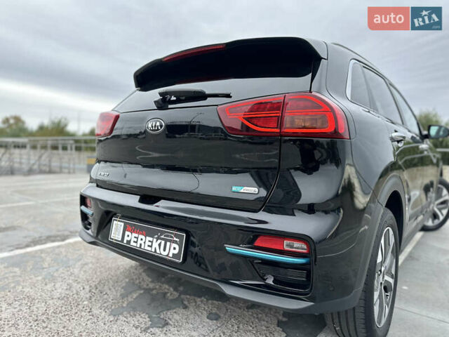 Чорний Кіа Niro, об'ємом двигуна 0 л та пробігом 154 тис. км за 19799 $, фото 5 на Automoto.ua